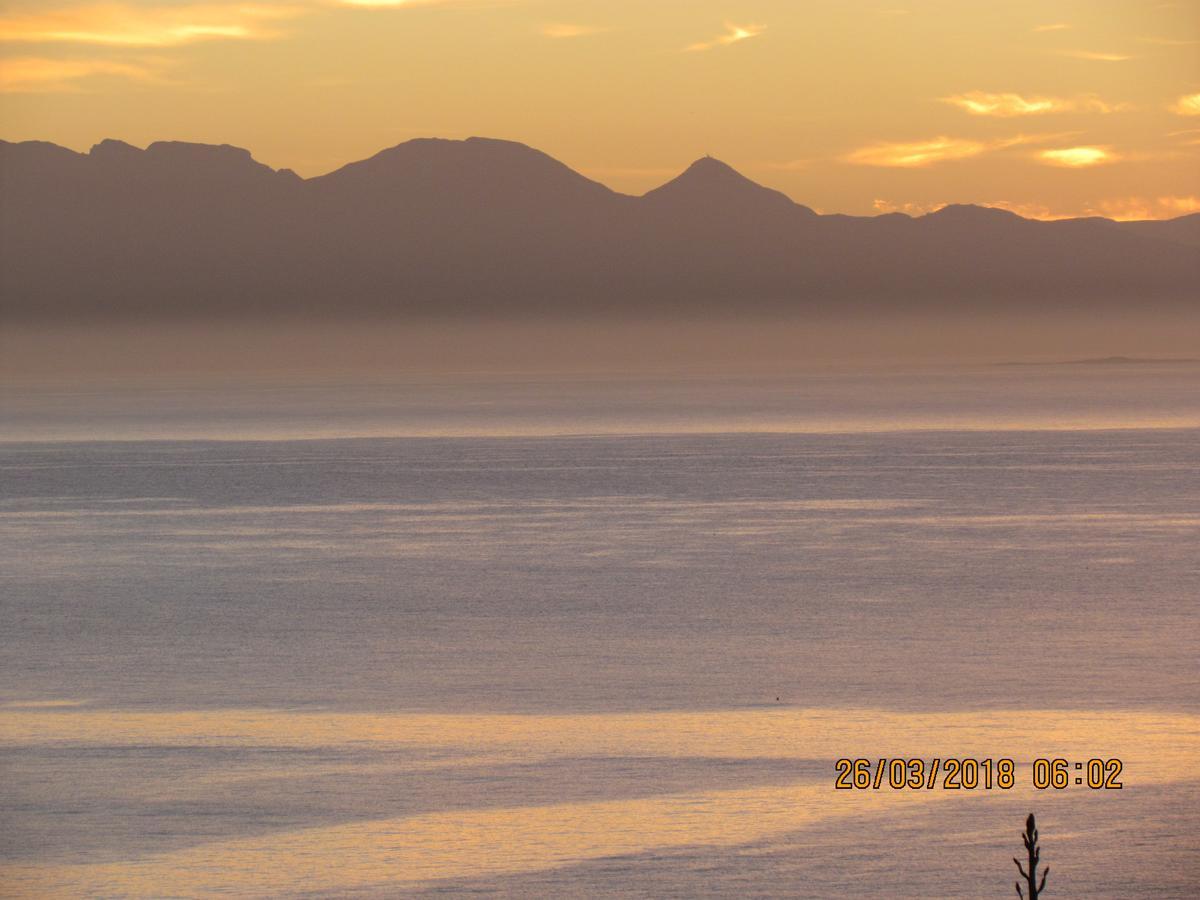Watching Waves, Heron Chase Fish Hoek Exterior foto